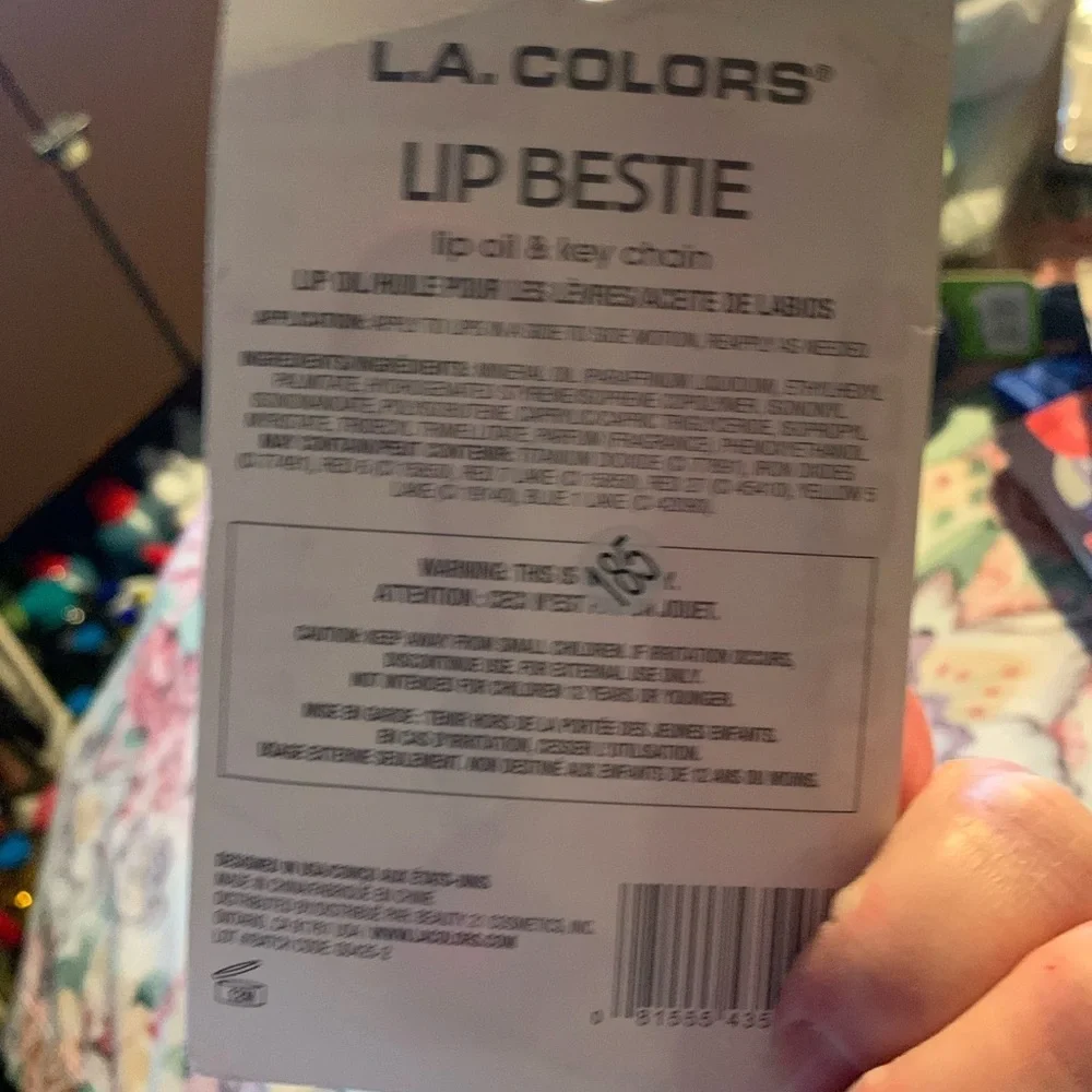 L.A. Colors Lip Bestie Lip Oil with Key Chain Strawberry Flavor